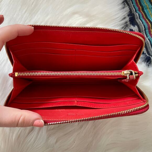 Miu Miu Vernice Crocodile Embossed Calfskin Zip Around Wallet Red 0107 - Picture 10 of 10